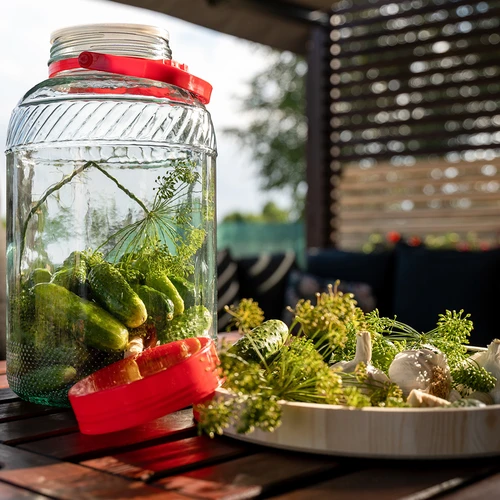 8 L stiklainis su plastikiniu dangčiu - 8