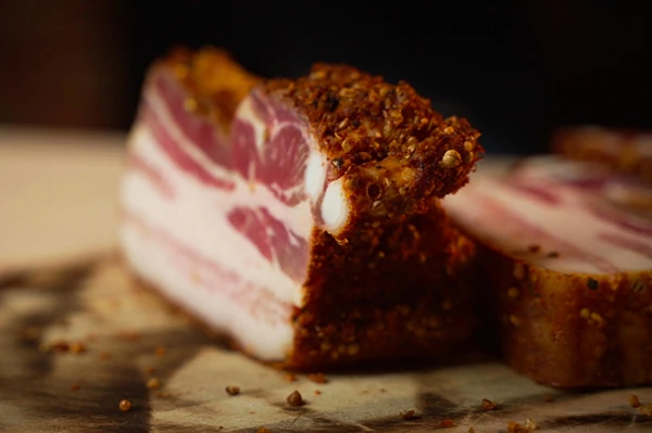 Pastrami stiliaus rūkyta šoninė